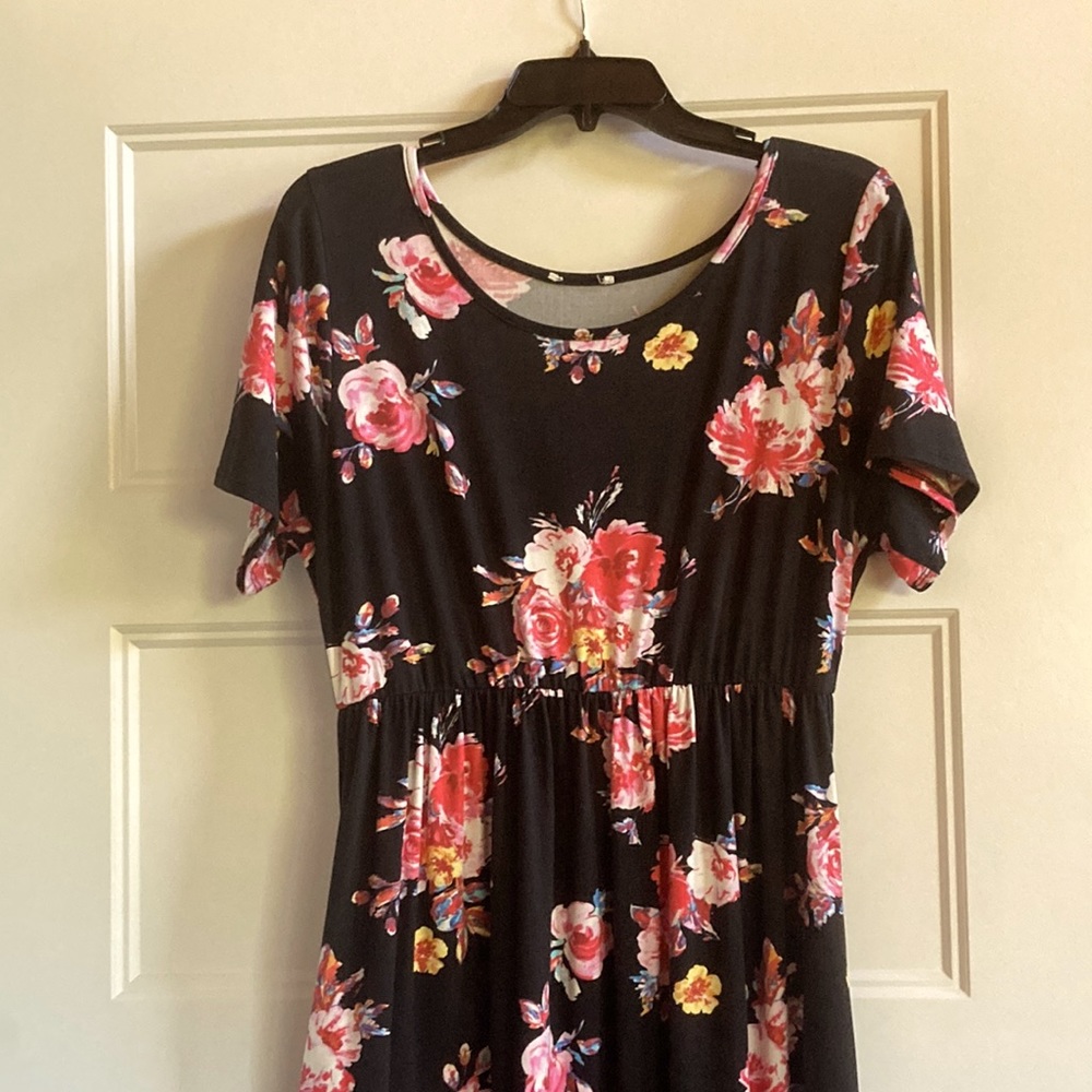 Short Sleeves Black Floral Maxi Dress
